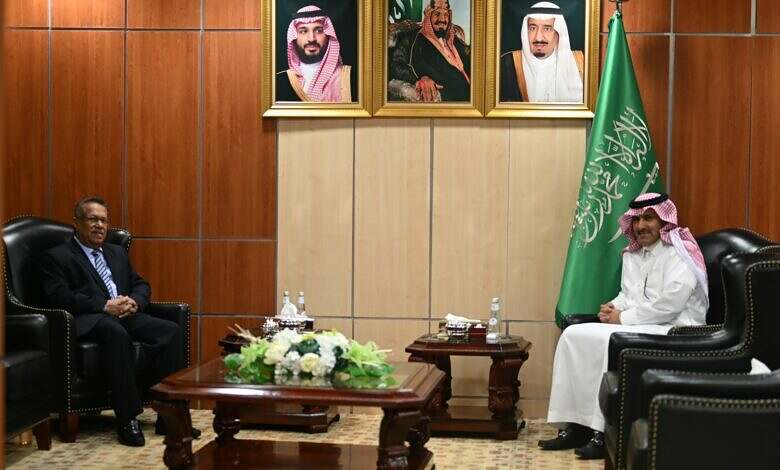 رئيس مجلس الشورى يناقش مع السفير السعودي مستجدات الاوضاع في اليمن