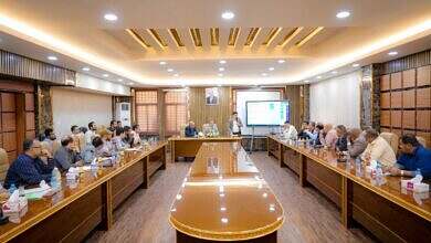 وزير الدولة محافظ عدن يناقش سير عمل مكتب الضرائب وفروعه بعد الربط الإلكتروني