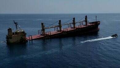 واشنطن: غرق السفينة "روبيمار" يُشكل خطراً على البيئة وسفن الشحن في البحر الأحمر