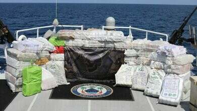 البحرية الدولية المشتركة تصادر شحنة مخدرات في بحر العرب مهربة لوكلاء إيران