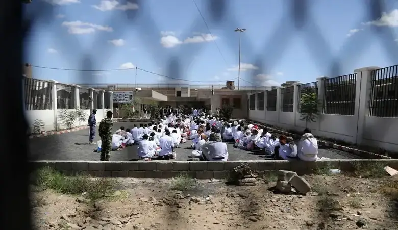 شبكة حقوقية: المختطفون في سجون مليشيا الحوثي يعيشون ظروفاً كارثية