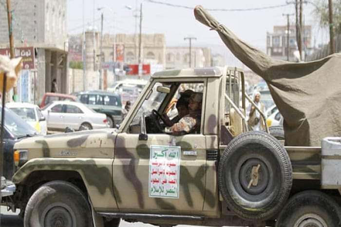 صنعاء.. مسلحون حوثيون يعتدون على محامية ونقلها لأحد المستشفيات