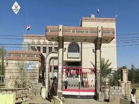 مأرب.. فرع المركزي اليمني يعلن ضبط مبالغ ضخمة بالعملات المحلية والصعبة لدى شركة صرافة مخالفة